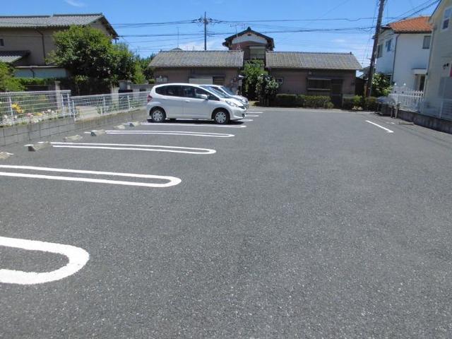 サニーガーデン（203） 駐車場