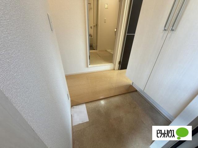 守谷市松前台アパート 玄関