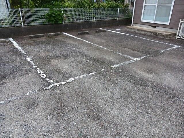 バード・ヒルＡ（202） 駐車場