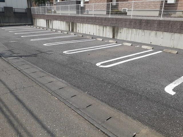 ラフレシール（102） 駐車場