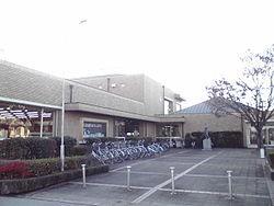 常総市立図書館：272m