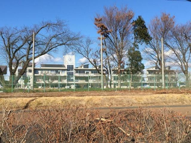 守谷市立守谷中学校：833m