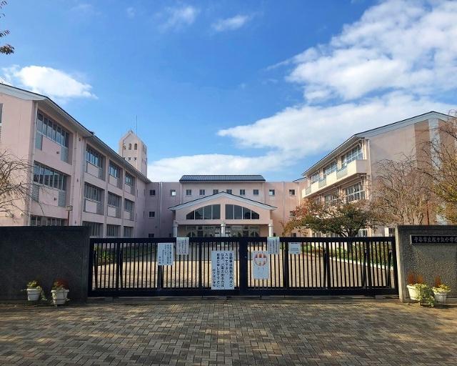 守谷市立松ケ丘小学校：602m