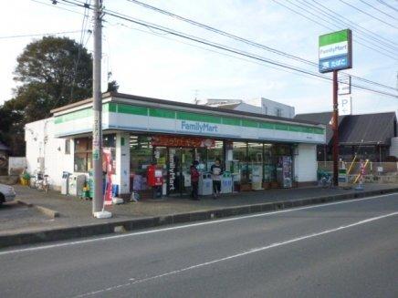 ファミリーマート取手駒場店：926m