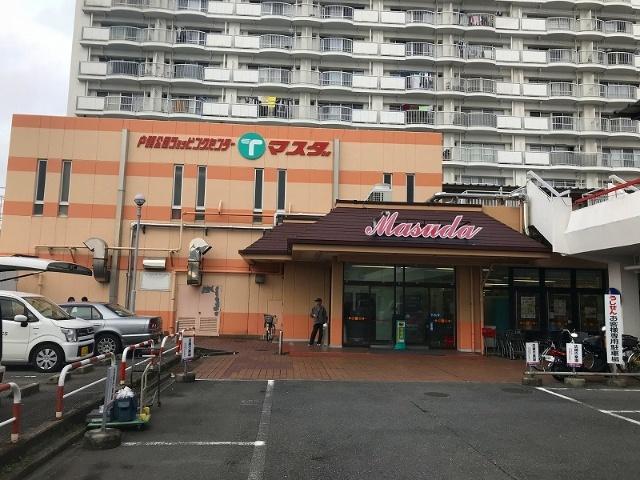 マスダ戸頭店：981m