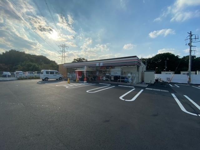 セブンイレブン守谷御所ケ丘小学校前店：872m