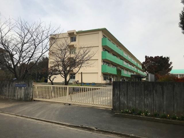取手市立戸頭小学校：1368m