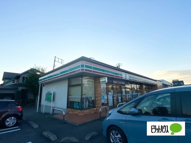 セブンイレブン守谷美園3丁目店：819m