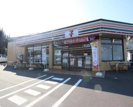 セブンイレブン守谷本町店：555m