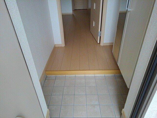 サンライズⅡ（101） 玄関