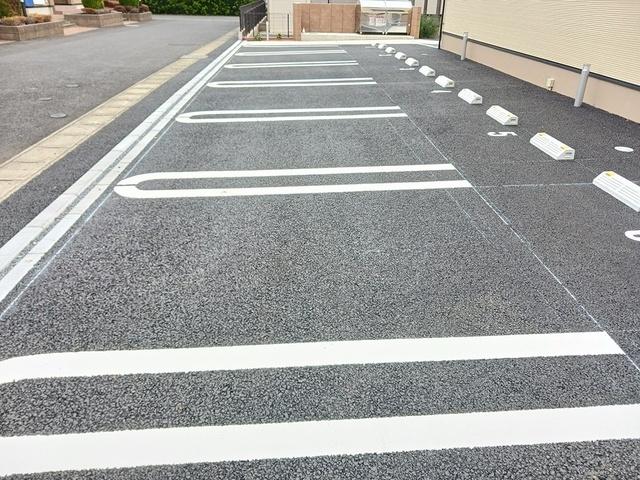 パークヒルズ利根六番館（202） 駐車場