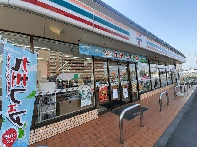 セブン-イレブン万博記念公園店：1500m