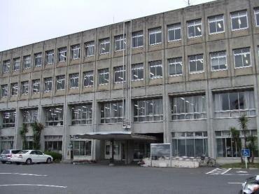 取手市役所：931m