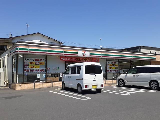 セブンイレブン取手戸頭３丁目店：680m