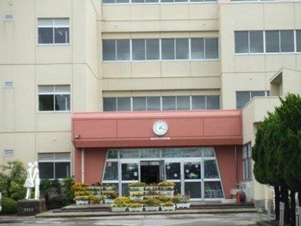 取手市立吉田小学校：1098m