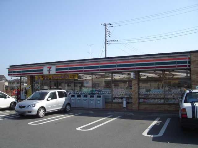 セブンイレブン（コンビニ）：640m