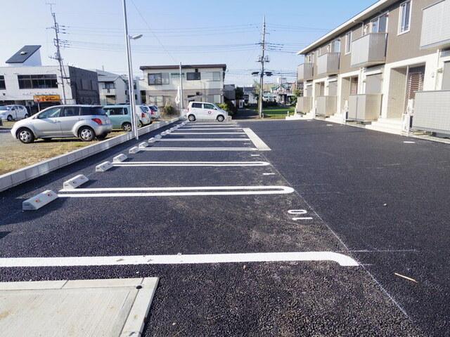ヴァルール吾妻（203） 駐車場