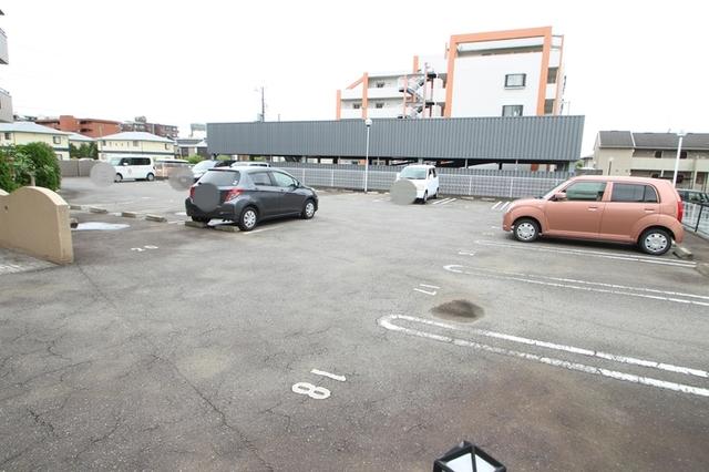ダイヤファースト二の宮　Ｂ（301） 駐車場