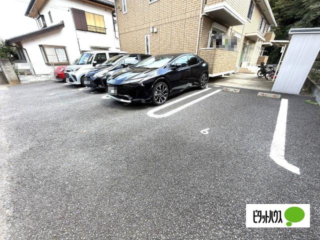 ボナール（201） 駐車場