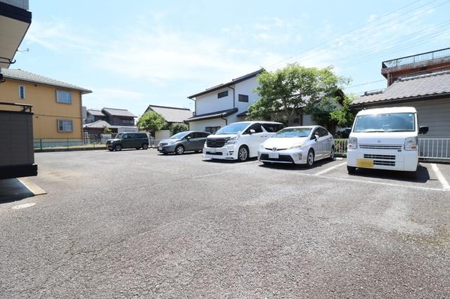 屋敷添ハイツ（203） 駐車場