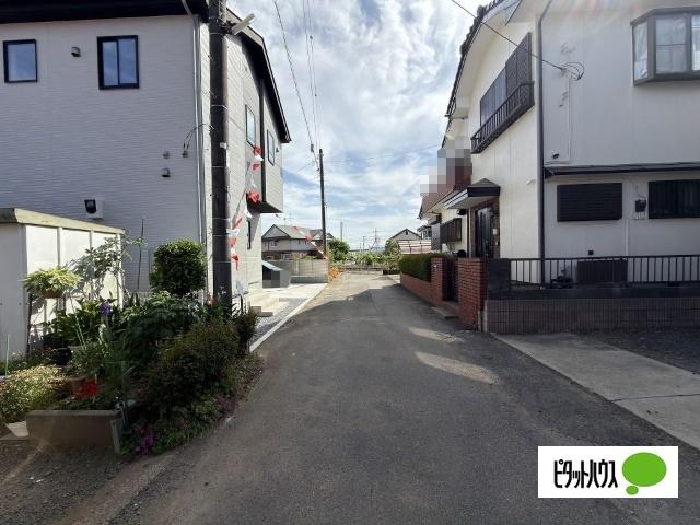 ＼新築／守谷市本町10期【1号棟】 前面道路含む現地写真
