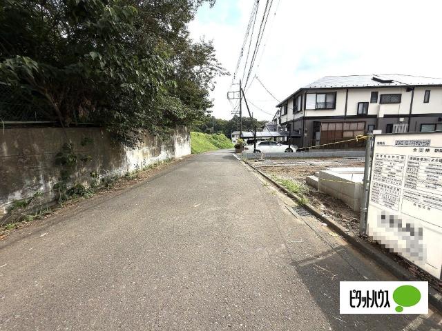 ＼新築／守谷市松ケ丘7丁目6期【1号棟】 前面道路含む現地写真