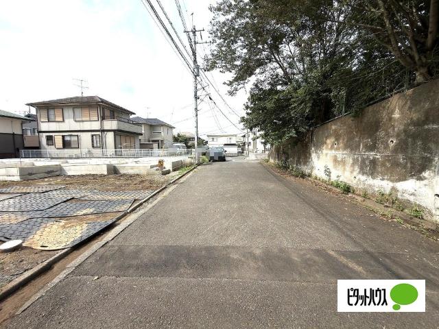＼新築／守谷市松ケ丘7丁目6期【1号棟】 前面道路含む現地写真