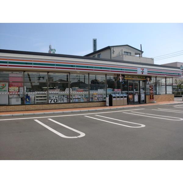 セブンイレブン新倉敷駅前1丁目店：970m