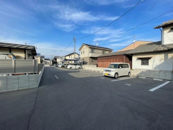 ファミリアA 駐車場