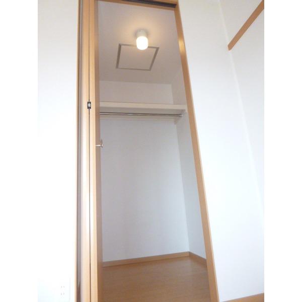 浅口郡里庄町大字新庄アパート 収納
