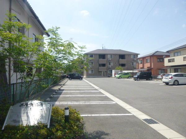 メルベーユ　Ｂ棟 駐車場