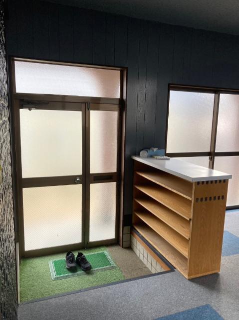 玉島柏台貸テナント 玄関