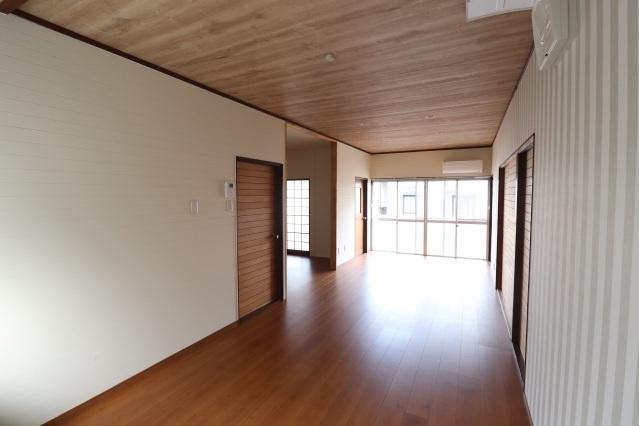 倉敷市玉島柏島一戸建 リビング