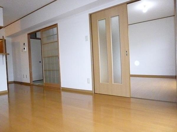 倉敷市新倉敷駅前マンション リビング