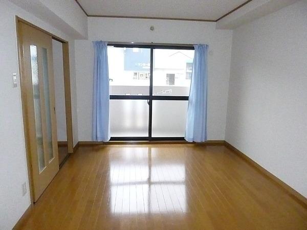 倉敷市新倉敷駅前マンション リビング