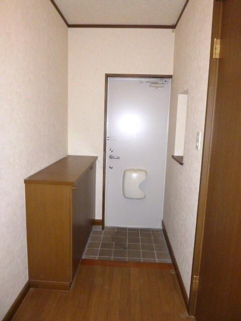 浅口郡里庄町大字里見アパート 玄関