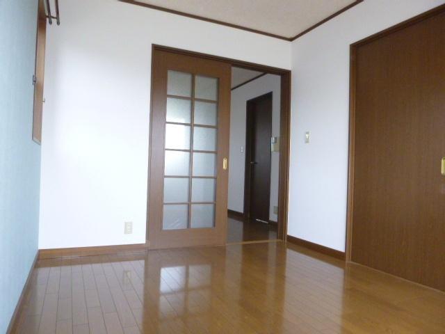 浅口郡里庄町大字里見アパート リビング