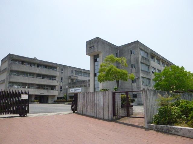 倉敷市立真備東中学校：1068m
