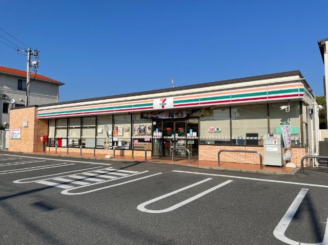 セブンイレブン新倉敷駅前1丁目店：439m