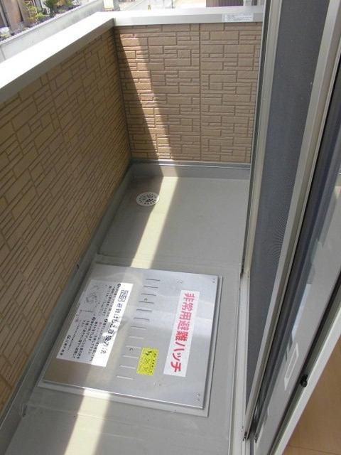 ファミール岡本Ⅲ-D（203） バルコニー