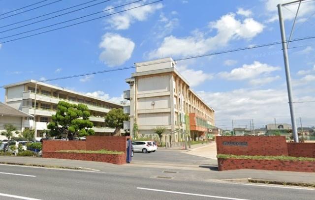 倉敷市立連島中学校：899m