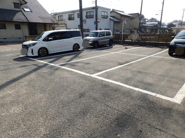 ドミール２１（101） 駐車場