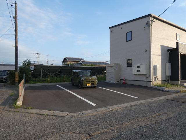 エクラン 駐車場