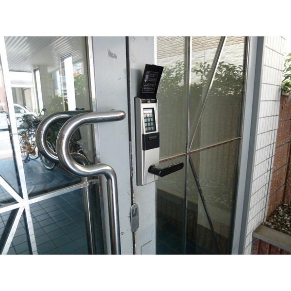白樺ハイツ清水 エントランス
