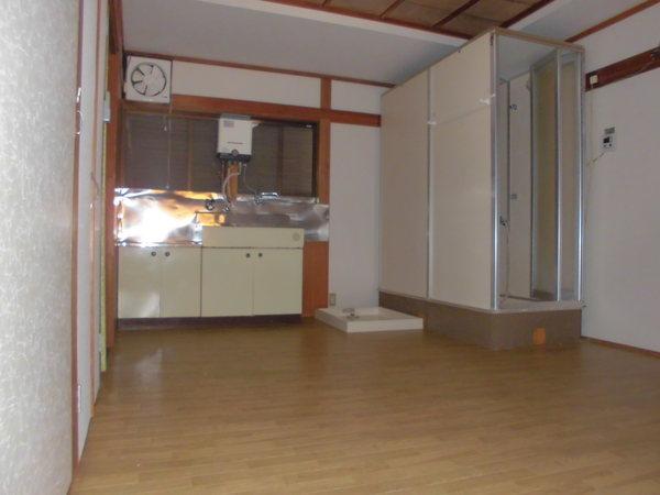 東淡路２丁目貸家 リビング