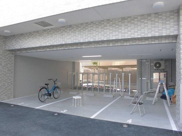 エスリードTENROKU 駐車場