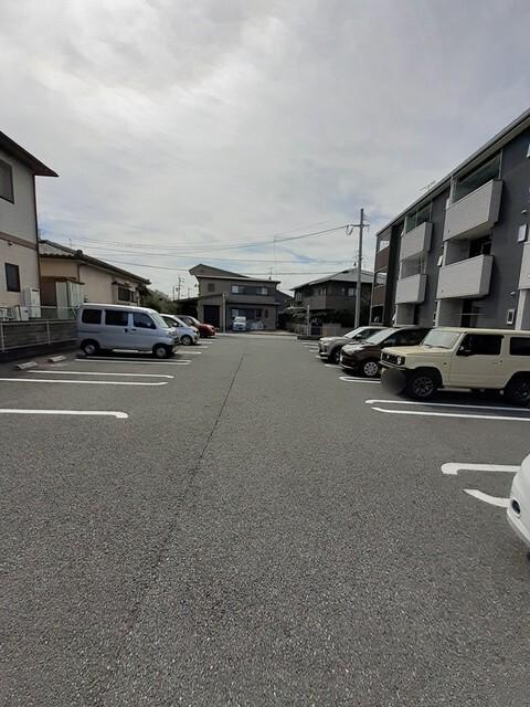 コリーヌＣ（203） 駐車場