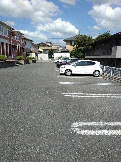 スプレン　ディット（101） 駐車場