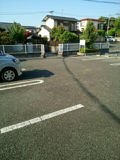 ウエスト・サンリット（102） 駐車場