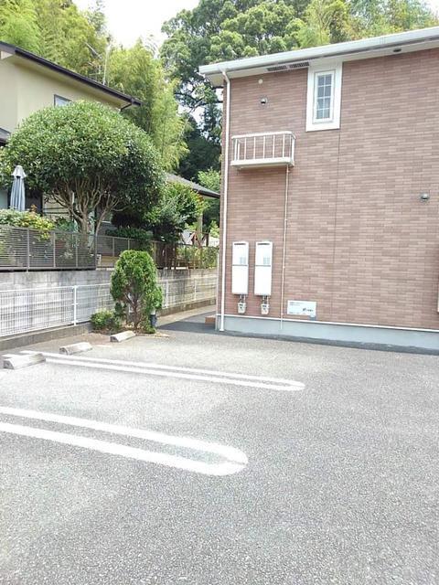 バンブーフォレスター（105） 駐車場